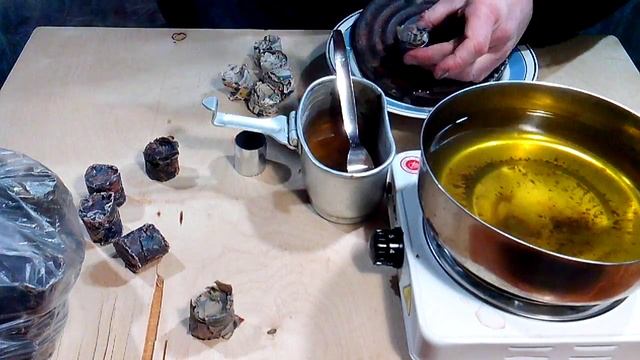 Как делаю топливные брикеты для розжига костра.