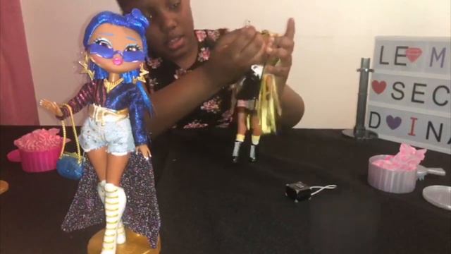 Unboxing de poupée L.O.L. O.M.G | Miss Independant & Alt Grrrl смотреть онлайн