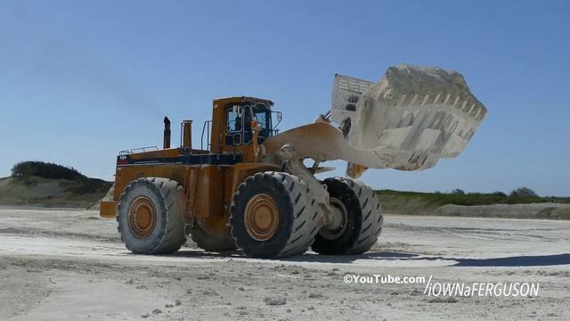 Komatsu WA800 | HUGE Wheel Loader Working Hard at Danish Lime Quarry | Danish Construction смотреть онлайн