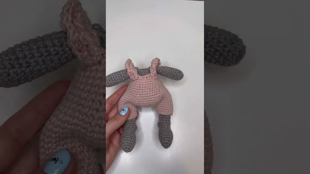 Милый зайчик крючком. #амигуруми #вязаниекрючком #игрушкисвоимируками #игрушкидлядетей #shortsvideo смотреть онлайн