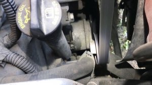 Ремонт своими руками Jeep cherokee КК 2008г. Перекос натяжителя приводит к писку ремня.