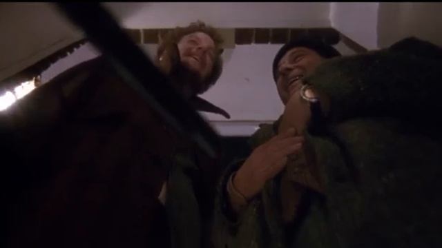 Один дома. 16-18 карточки. Интервал в минутах 1:16:49 -1:16:55. Кевин с ружьем! смотреть онлайн