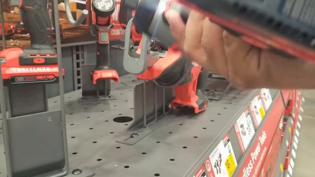 FREE TOOL DAYS DeWalt Hitachi Shopping @Lowes