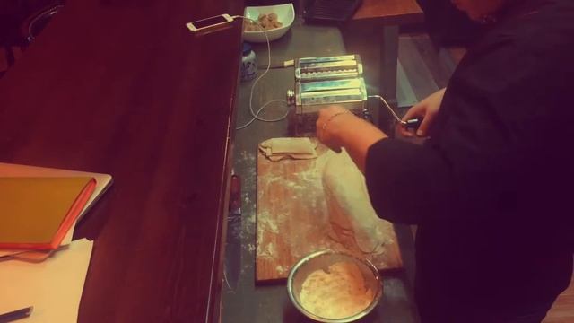 Сургут. Как делают пасту в кафе Кунжут.