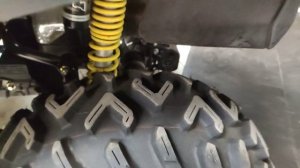 Осмотр квадроцикла с пробегом.