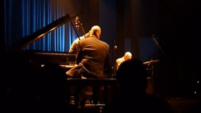 The Bad Plus - 5 - Guilty (Montreal 18/09/2010) смотреть онлайн