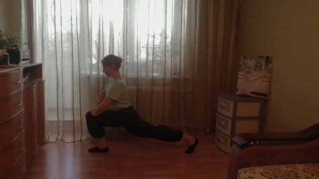 Рубрика: «Заряжайся дома!» Растяжка с Еленой Сахаровой. смотреть онлайн