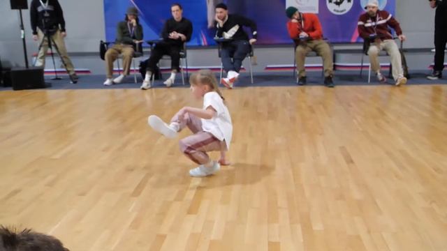 semifinal 7-10 bgirl ФОКС vs Poposha - брейкданс, Чемпионат Москвы смотреть онлайн