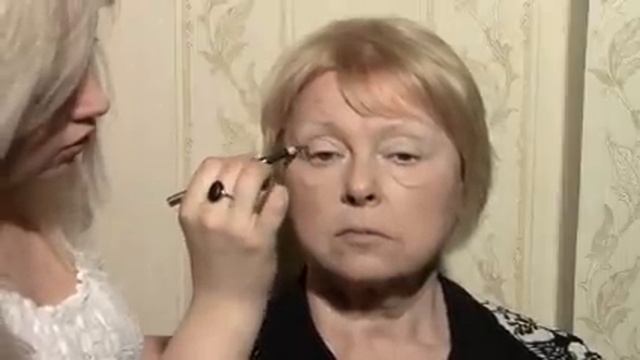 Возрастной лифтинг макияж. Урок Анастасии Александрович. смотреть онлайн