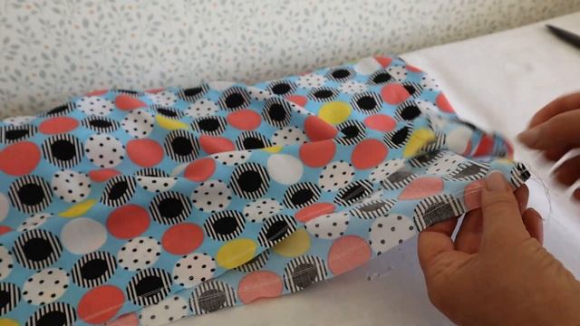 Проще и придумать сложно. Сшила шикарный сарафан, который подходит на любой размер и сидит отлично смотреть онлайн