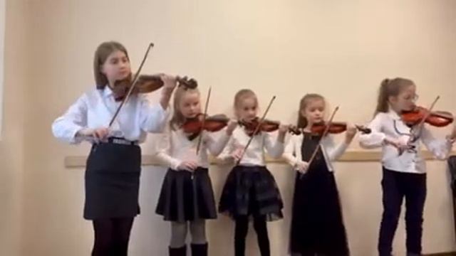 Ансамбль скрипачей. Милая мама. Боровляны смотреть онлайн