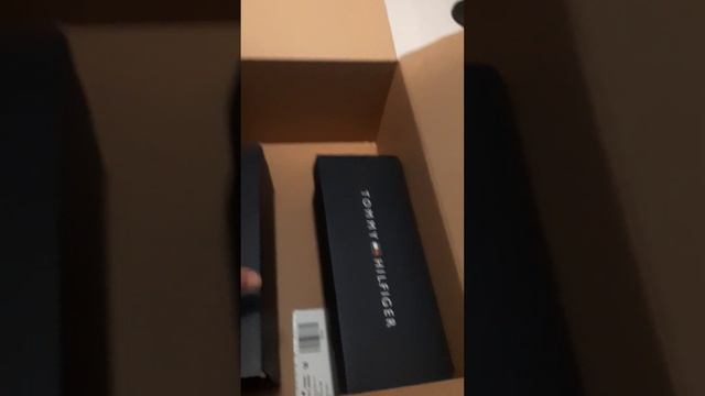 Unboxing Tommy Hilfiger смотреть онлайн