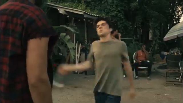 Эдит . Название сериала Уэйн смотреть онлайн