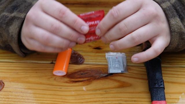 MINIMALIST SURVIVAL: Neck Knife Survival Kit смотреть онлайн