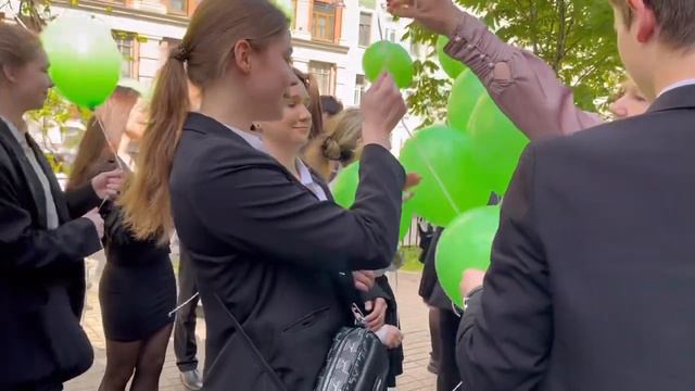 Последний школьный день 11 б класс смотреть онлайн