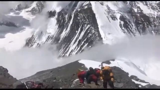 На вершину Чёрного великана.Стихи Юрия Кузнецова.Муз.и исп Юрий Дзюба 640x360 смотреть онлайн