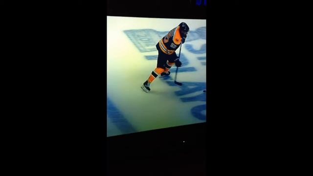 Bruins tie up game 1 late in the third смотреть онлайн