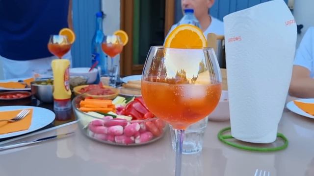 День Рождения русской подруги в Провансе. Французы к такому не привыкли. Жизнь во Франции смотреть онлайн