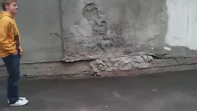 Гопник пытается обуть геймера смотреть онлайн