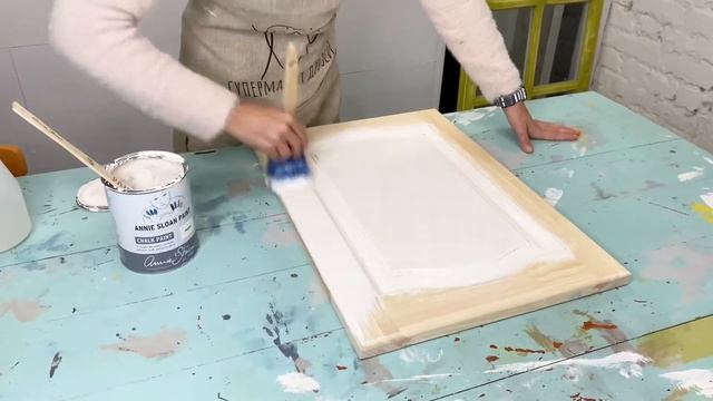 Как покрасить кухонный фасад. Меловые краски Chalk Paint от Annie Sloan. Paint kitchen cabinets. смотреть онлайн