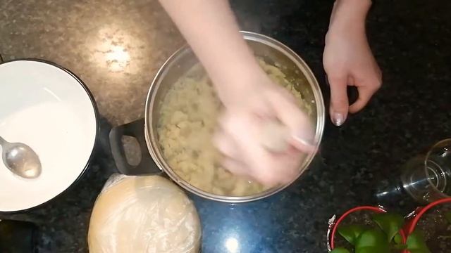 Рецепт очень вкусных вареников. Тесто которое не разваливается. Ukrayna mantısı смотреть онлайн