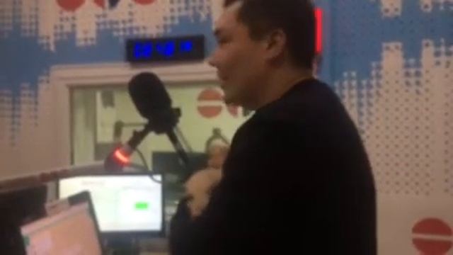 «ХрюМания»: взвешивание свинки Виты от 6 декабря смотреть онлайн