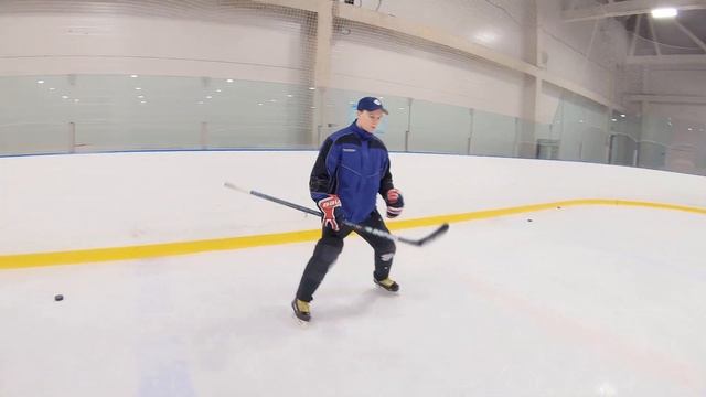 Как Правильно Выкатываться под Углом, Садиться на Щитки и Подбирать ноги. Цикл Тренировка Вратарей смотреть онлайн