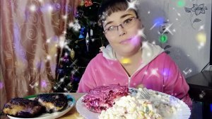 Мукбанг _ Новогодние салаты _ Шашлык_ Травят собак_.mp4