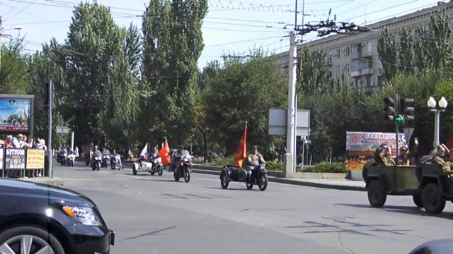Movement motorcycle column - Bike Show Stalingrad - Байк Шоу Сталинград смотреть онлайн