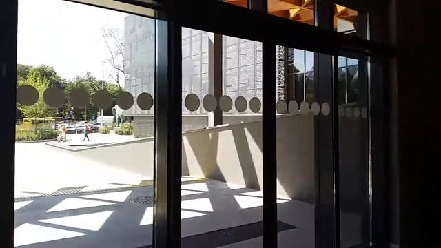 Киевский зоопарк. Обзор. Вход изнутри. смотреть онлайн