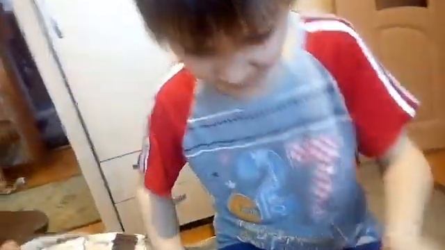 #Обзор и распаковка новогодних сладостей/Катания с горки/запускаем фейерверк/01.01.19 смотреть онлайн