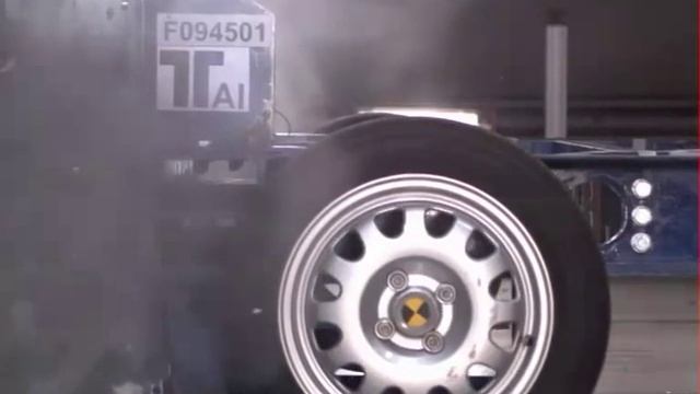 LOTUS F1 RACING CRASH TEST NOSE смотреть онлайн