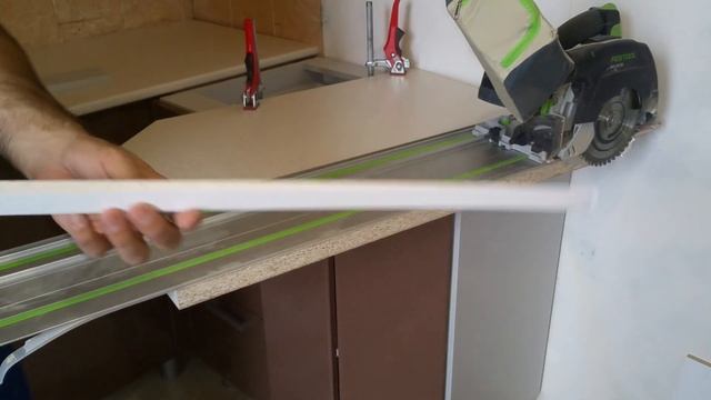 Кухня от SV-Мебель. Как выровнять столешницу на кривых стенах?