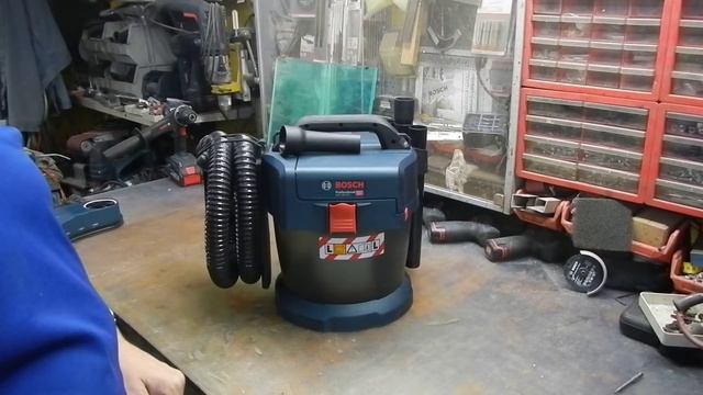 Bosch GAS 18V-10 L - der neue Akkusauger смотреть онлайн