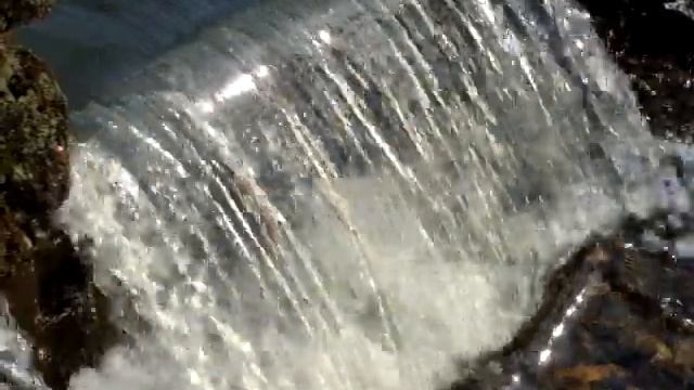 маленький водопад смотреть онлайн