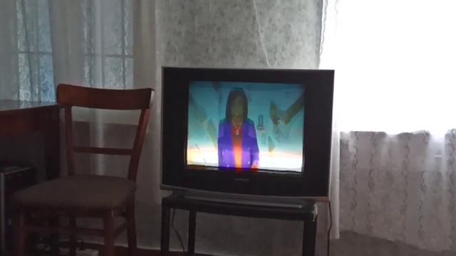 Замедленная съемка кадровой развертки кинескопного телевизора. смотреть онлайн