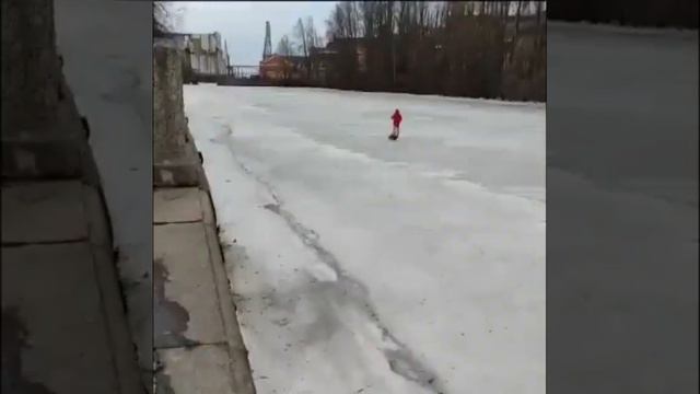 Я иду, по берегу Фонтанки. Группа "Волжане" (песня записана в 1983 г.) смотреть онлайн
