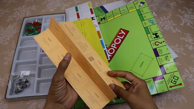 Monopoly Property Trading Game with 32 houses | Unboxing & Review смотреть онлайн