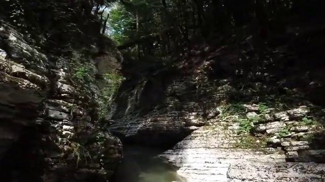 Пролет на дроне по каньону Псахо, Сочи смотреть онлайн