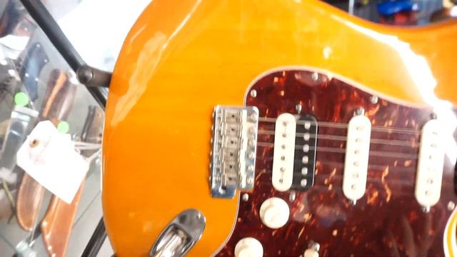 Fender Special Edition Stratocaster Natural Mexico смотреть онлайн