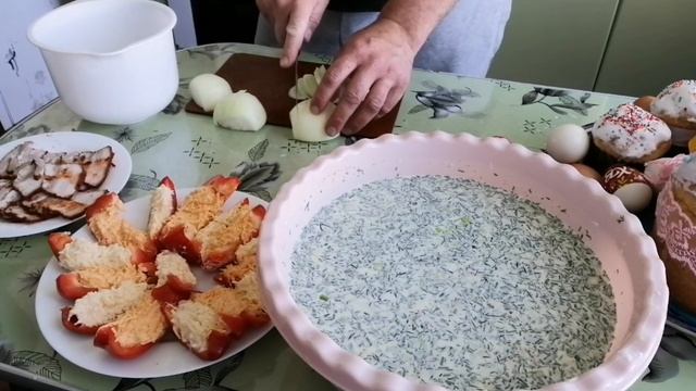 Как мы накрывает обеденный стол в день Пасхи. Готовим , маринуем шашлык. Накрываем стол для друзей. смотреть онлайн