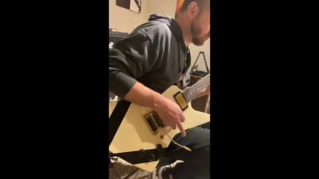Gibson: Kahler Trem 85' Custom Shop Explorer SD 480p смотреть онлайн
