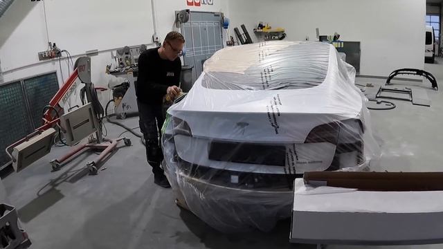 Ist ein Dreischichtlack zu reparieren? Tesla White Multicoat смотреть онлайн