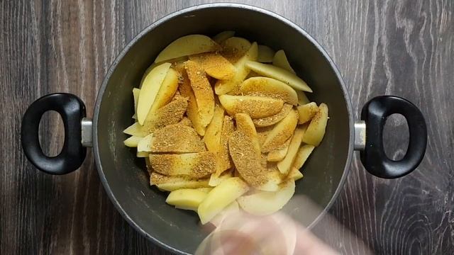 Картошка по-деревенски в духовке - простой рецепт для всех смотреть онлайн