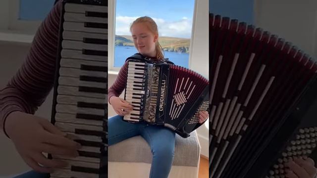 Victoria Byrne-McCombie - Junior Musette Accordion Solo смотреть онлайн