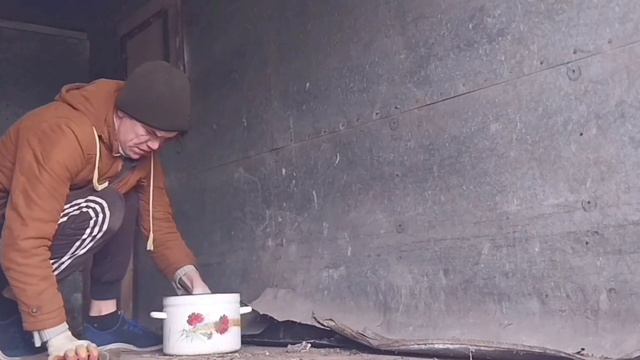 Начало полномоштабной реставрации и мадарнизации вагончика под птицу