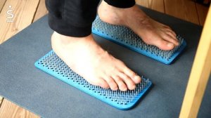 Как встать на гвозди самостоятельно?