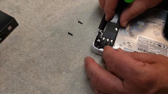 Should you perform a Mac Book Pro - Mid 2012 Upgrade yourself? смотреть онлайн