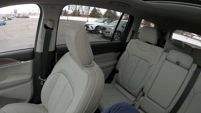 2023 Ford Explorer VS Dodge Durango VS Jeep Grand Cherokee L VS Chevy Traverse: Which SUV Is Better смотреть онлайн