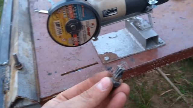 Soporte para amoladora. No se te ocurre nada más fácil. Стойка для болгарки. Проще не придумаешь. смотреть онлайн